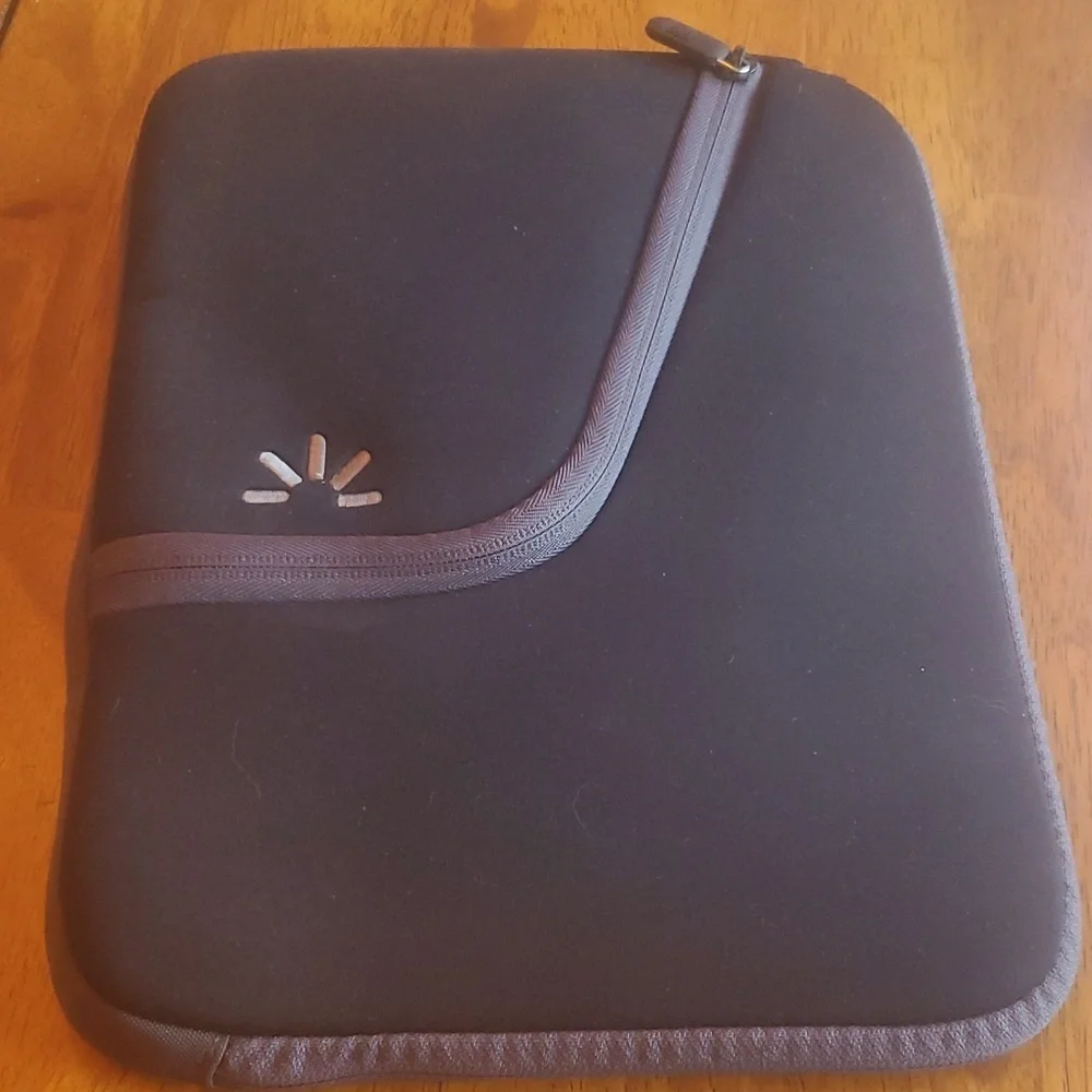 Case Logic Padded Neoprene Tablet Sleeve 8x11in